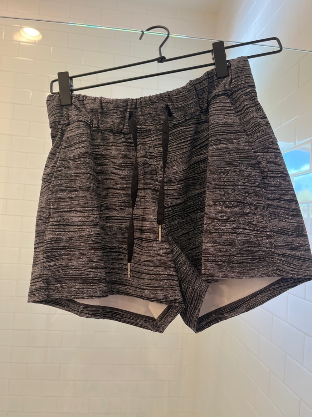 Lululemon Like New- Women’s Black Heather Drawstring Active Shorts